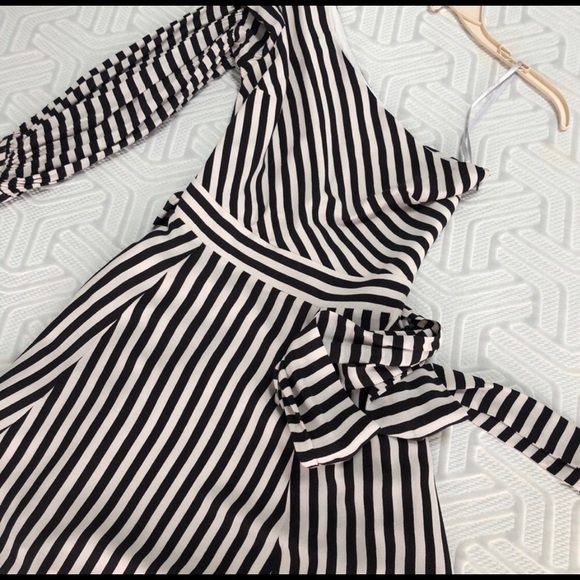 Flattering Lovers + Friends Dress - Picture 2 of 3